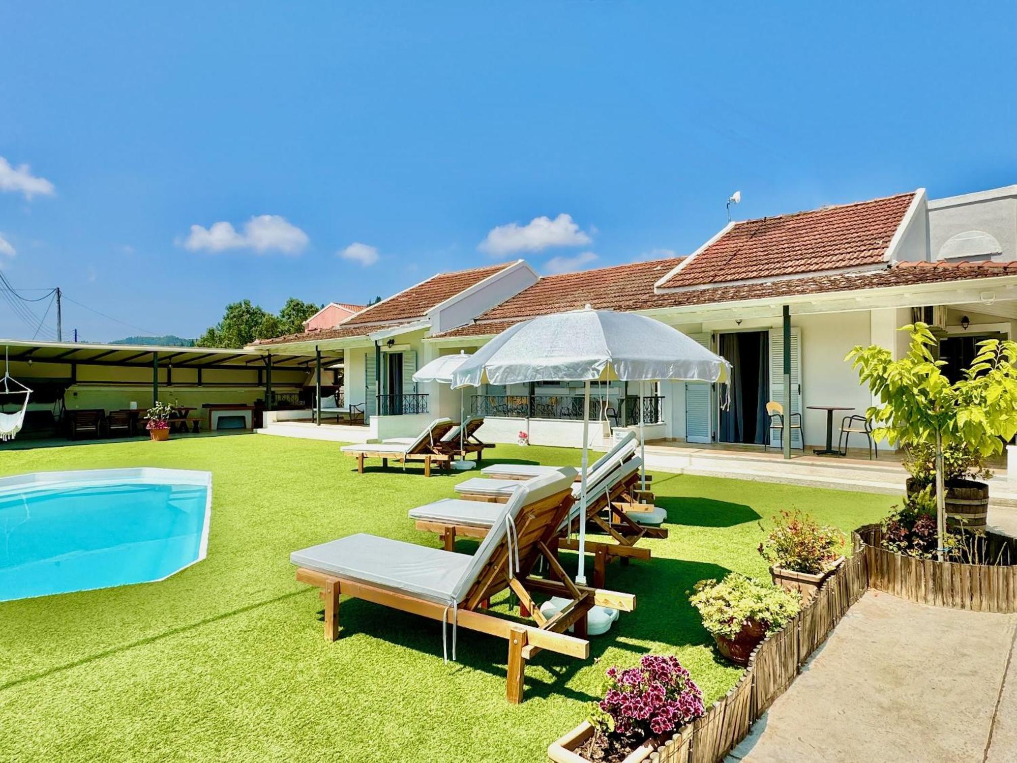 Villa Doramarie With Private Pool By Dadovillas Sidárion